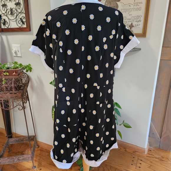 NWT Unique Vintage Daisy Print Patsy Romper - Picture 5 of 10